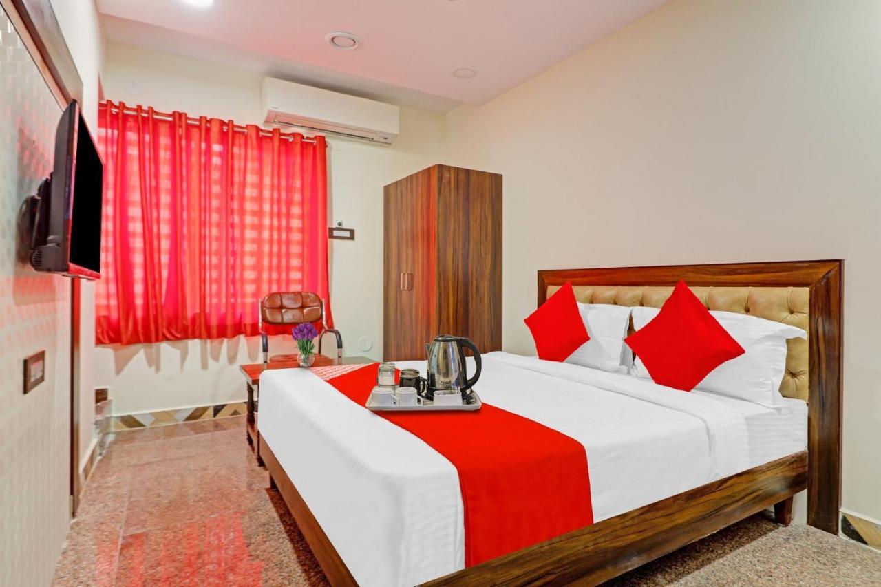 Heavens Inn Near Rasoolpura Metro Station Hyderabad Exterior photo